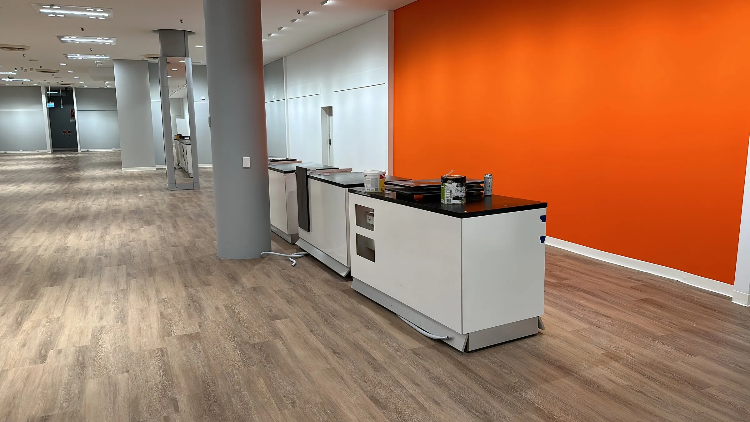Fit-out kitchen, builders clean